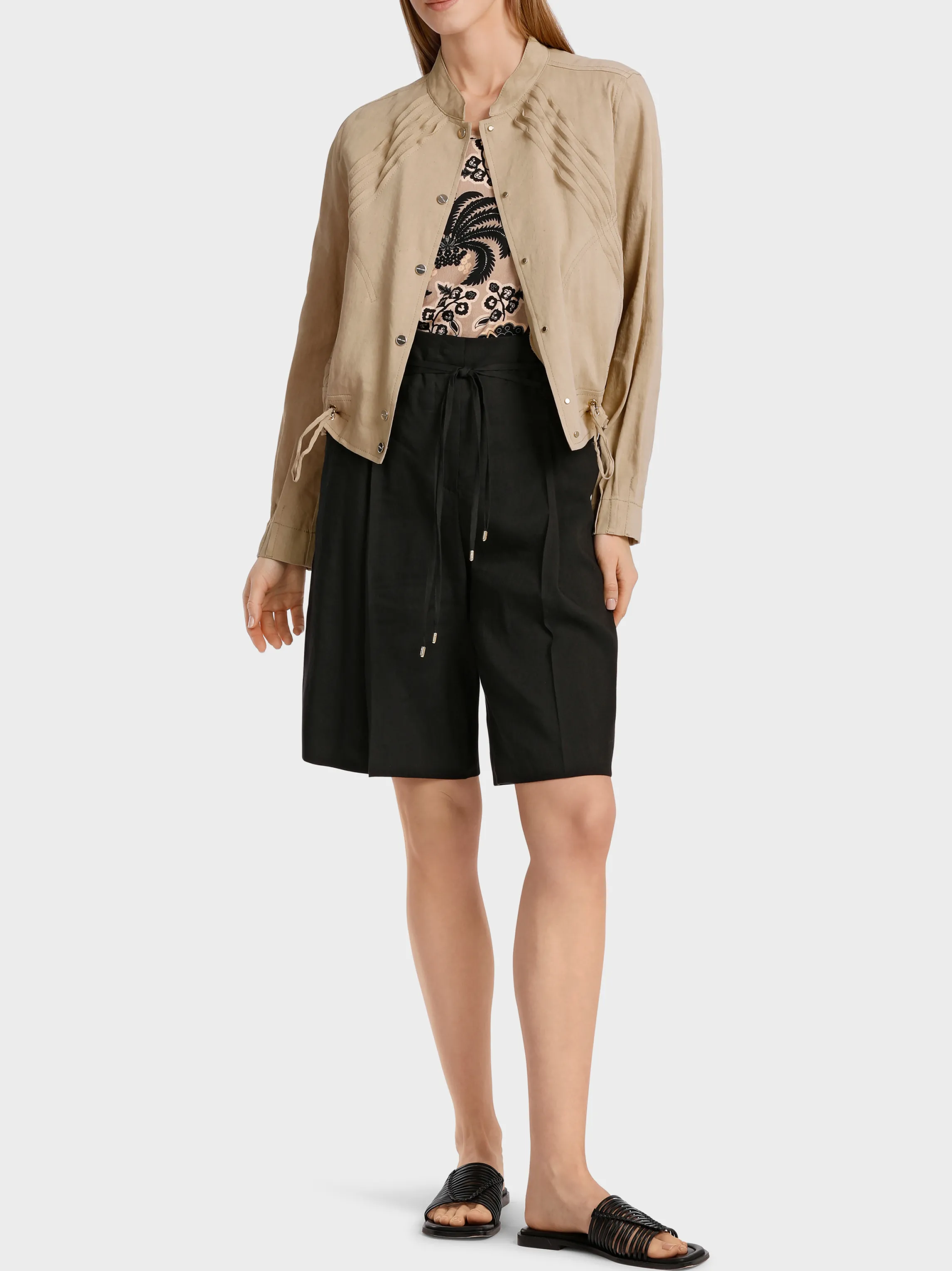 Outlet SHORT JACKET WITH TAILORING DETAILS Jackets